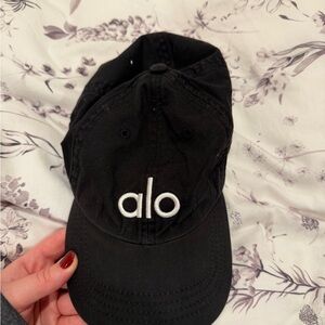 ALO Yoga off duty Black Hat - sold out everywhere !